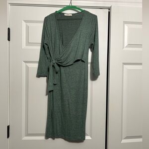 Maternity/nursing dress-small